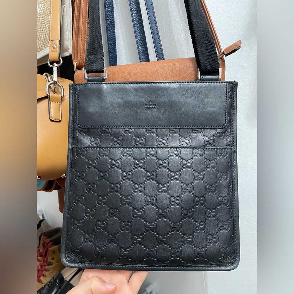 Gucci Guccissima Black GG Leather Monogram Crossbody Bag *Like New* Very Rare!!!